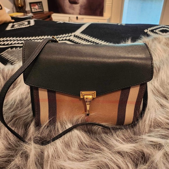 Authentic Burberry Bag. Check the code and you can authenticate. - Picture 5 of 17